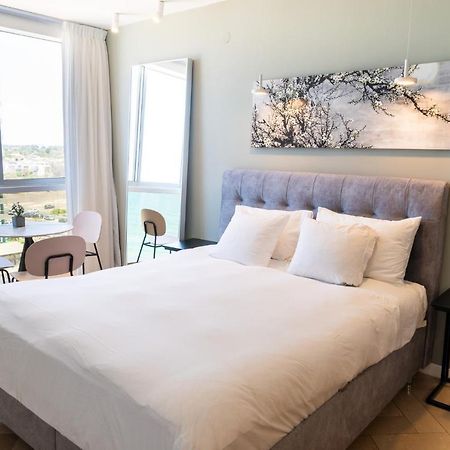 Lex Home In A Luxury Hotel Herzelia 外观 照片